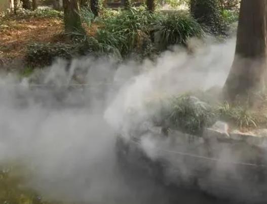 炎熱夏季，人造霧可以帶給人們不一樣的體驗(yàn)